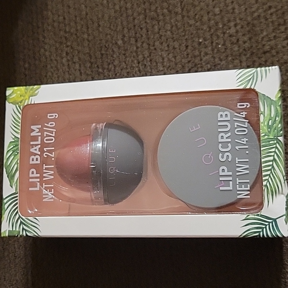 NEW-Lique Lip Balm and Scrub Set - Red and Gray